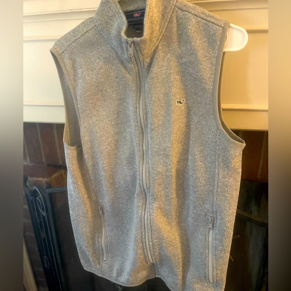 Men’s vineyard vines grey vest